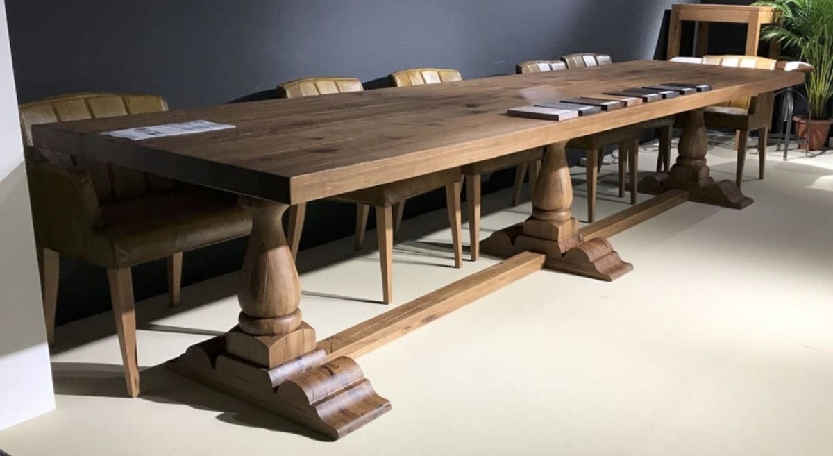 Handgefertigter Esstisch Eiche: Massives Holz in zeitlosem Look